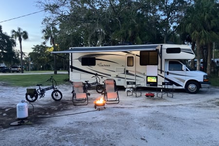 New Port Richey FL Family RV + Free E-Bike! 2017 Coachmen 27QB