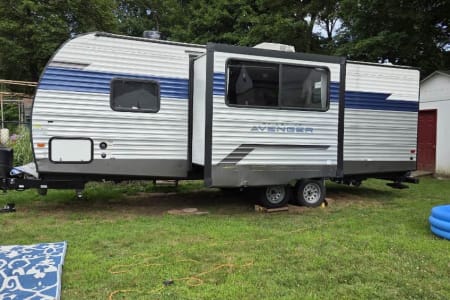 North Attleborough MA 2022 Prime Time Avenger 28ft Sleeps 6
