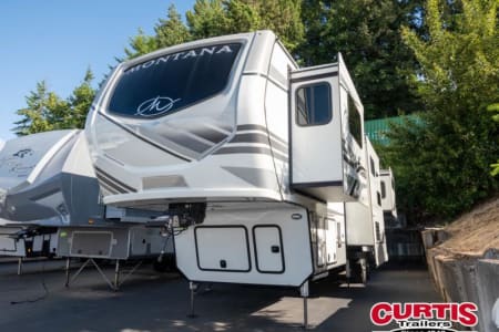 Portland OR Glamping, Elevated – Keystone Montana 3761FL Fifth Wheel