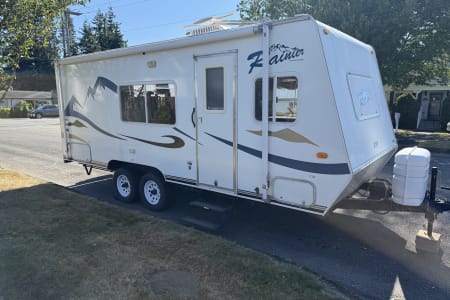 Lynden WA Cozy Rainier Travel Trailer