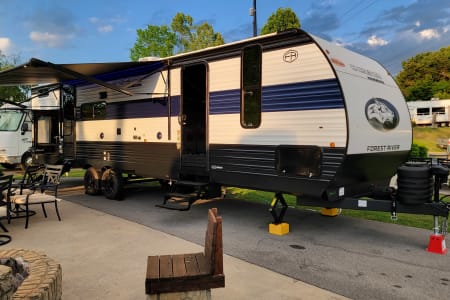 Cross Plains IN 2025 Brand New Cherokee Wolf Den with Bunkhouse and Outdoor Kitchen