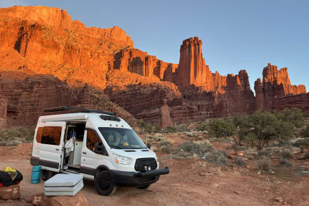 Salt Lake City UT VAN-A-WHITE (Pet & Mtn Bike Friendly)
