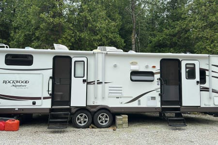 Travel-trailer rentals in Hepworth