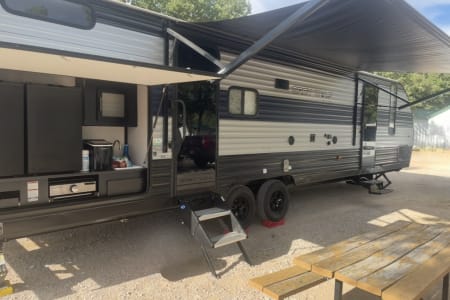 Godley TX Stylish, Spacious & Adventure-Ready Travel Trailer