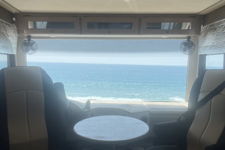 Vista CA Class A Vacay (Sleeps 7+, Easy to Drive!)