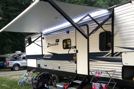 Uniontown OH 2020 Zinger Bunkhouse
