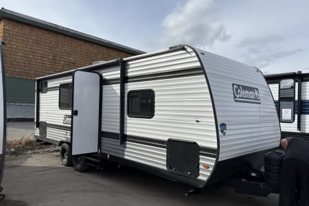 Anchorage AK 2025 Coleman 23B Sleeps 8