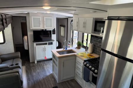 Bastrop TX ~The Hitch Hiker~ Bunkhouse w/ recliners  | Book Now For Thanksgiving!