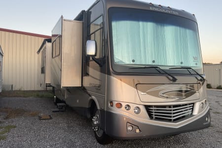 Starkville MS Coachmen Encounter 37TZ - Class A - 37.7 Foot