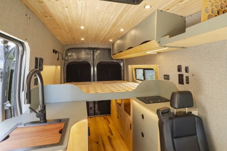 Bozeman MT Ganesh – 4 Seatbelts - 18ft Ford Transit Hi Roof