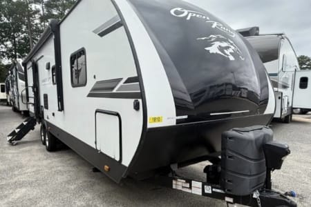 Dalton GA Spacious Bunkhouse Camper - Outdoor Kitchen