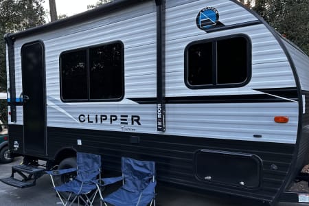DeBary FL Beautiful Forest River travel trailer