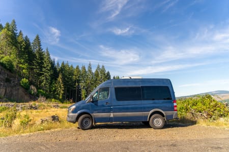Canby OR 2016 Sprinter - Family and Pet Friendly Adventure Van for Fall/Winter Fun!