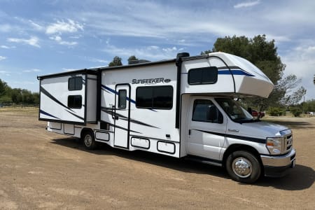 Menifee CA FUNSeeker Family Bunkhouse Motorhome