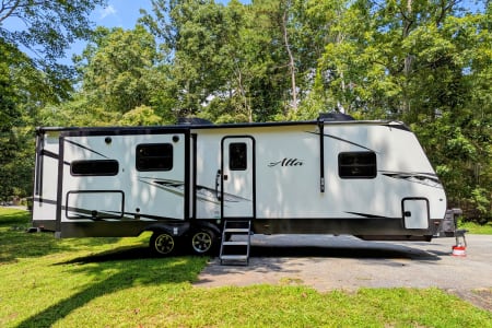 Fletcher NC East to West Alta | Beautiful, Bright and Modern