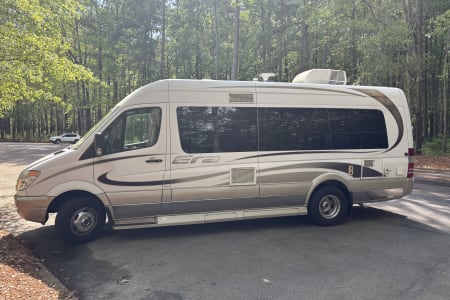 New Bern NC Mercedes Winnebago Era 170A Comfortable van drives like a car