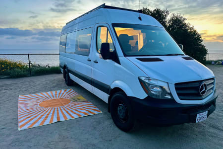 Carlsbad CA Vinny the Van – Sprinter Beach House on Wheels