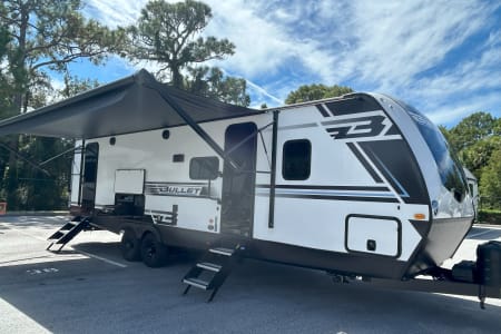 Port Richey FL 2025 Keystone Bullet Crossfire Bunkhouse Camper