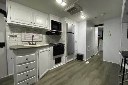 Cochran GA 2 Bedroom Super Sleeper! Upgraded Beds! 2024 Remodel!