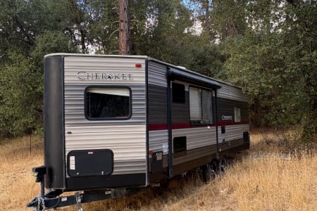 Grass Valley CA Awesome Cozy Kitchen Forward Camper