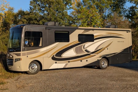 Walker MI Thor-34' MIRAMAR Class A-Sleeps 7