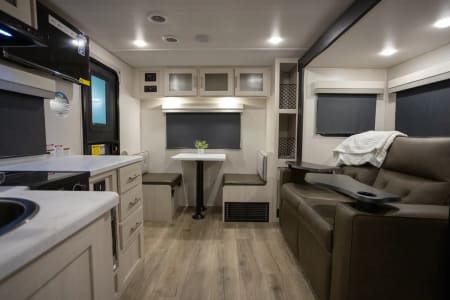 Austin TX NEW 2025 RPOD; Couples Paradise