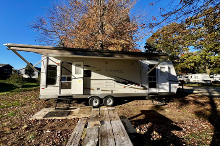 Hudsonville MI 2012 Coachman Catalina HUMI1874