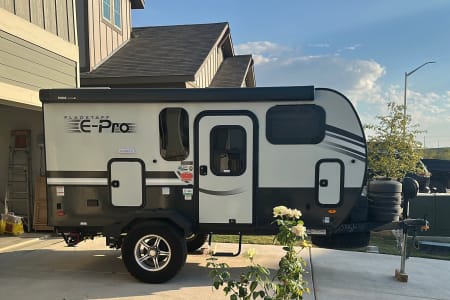 Buda TX Adventure awaits in this off-grid capable, pet friendly camper!