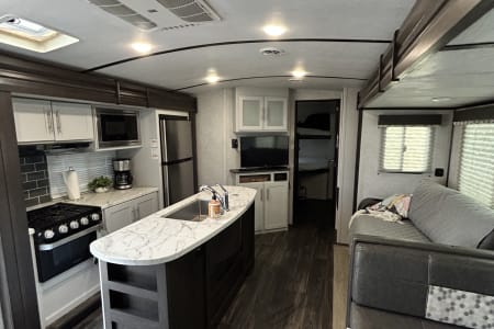 New Braunfels TX ~The Wanderer~ DUAL AC! 2 bed /1.5 bath | Book Now For Thanksgiving