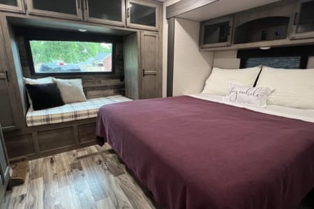 Perry GA Sweet Retreat - Delivered Luxury Camper To Georgia National Fairgrounds