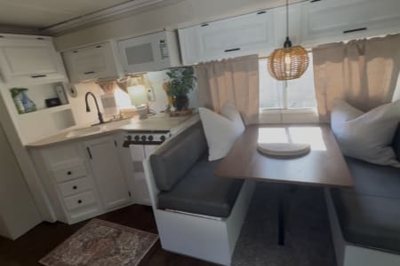 Conyers GA Château on the go