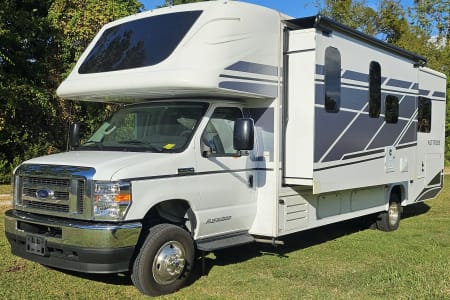 Gibsonton FL 2025 Class C - The Summit Suite