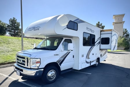 Castaic CA 2019 Thor Freedom Elite, 24' Class C Motorhome