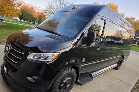 North jackson OH Neidhart Family Sprinter Van