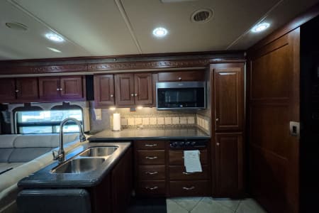 Lake Elsinore CA The Big Beautiful Motor Home