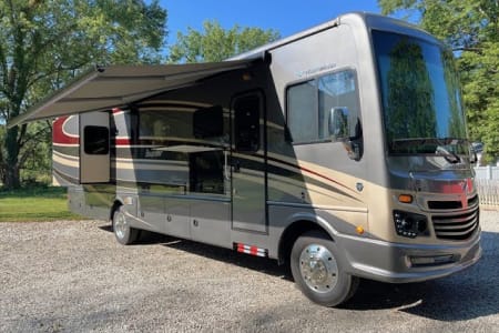 Las Vegas NV Luxury Bounder 35K- Sleeps 5 Fully loaded Class A