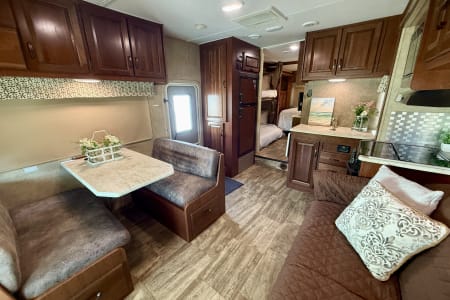 Myakka City FL Forest River Sunseeker ***Bunks***