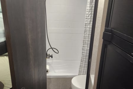 Riverside CA 2023 Travel trailer FREE miles LOW deposit.