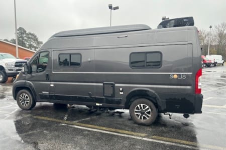 Austin TX 2023 Winnebago Solis 59PX – Pop-Top, AC, Seats 4 Sleeps 4