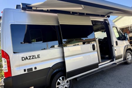 Irvine CA ROAD ROAMER: 2025 Thor Dazzle 2JB