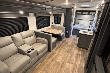 Orlando FL Keystone Bullet with Lounge Chairs