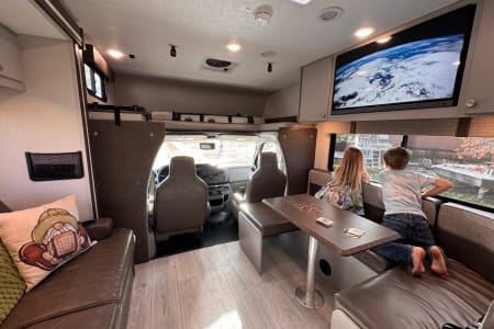 Stansbury Park UT 2026 31ft Coachmen 29KB - Sleeps 8 fully stocked adventure supplies