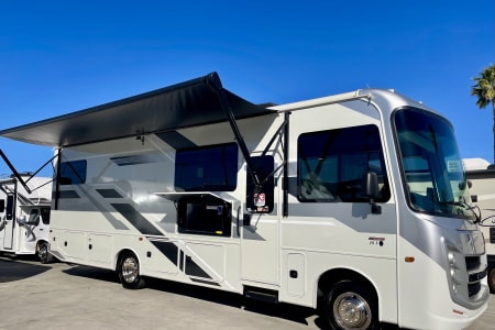 San Marcos CA 2025 Entegra Coach Vision (77)