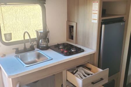 Lake Havasu City AZ BRAND NEW 2026 Keystone Coleman Light Weight Travel Trailer #2