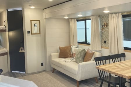 Jacksonville FL Everly.