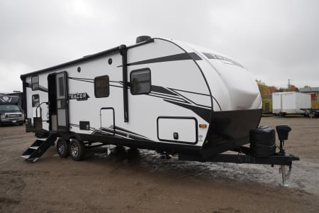 Listowel ON 2023 Prime Time Tracer 25BHS