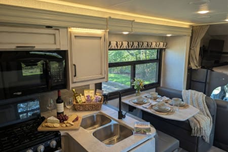 Santa Rosa CA 2022 Jayco Greyhawk - Series M-27 U Ford E450 - Sonoma Explorer