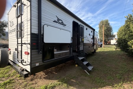 Perris CA J flight travel trailer
