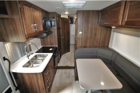 Reno NV 2022 Minnie Winnie 22M - WM2005