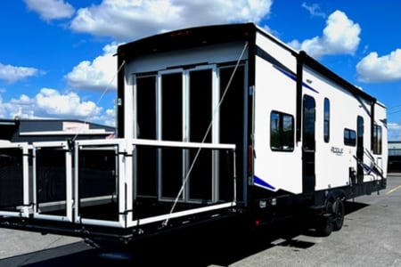 New Port Richey FL Brand New Luxury Toy Hauler | Sleeps 7 | Patio,Generator,Outdoor Kitchen